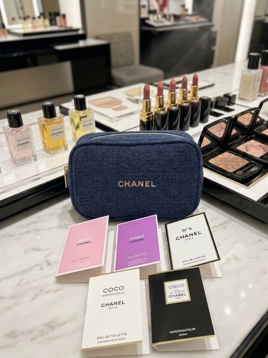 CHANEL Other - CHANEL makeup Cosmetic Pouch with 5 Sample Chanel Chance etc Vials New